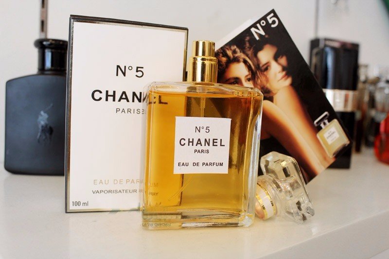 Chanel Nº 5 Wikipédia a enciclopédia livre #10 Chanel Nº 5 Wikipédia a enciclopédia livre